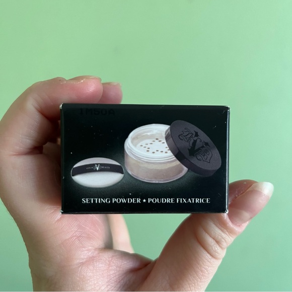 KVD Lock-it Setting Powder - Picture 3 of 9